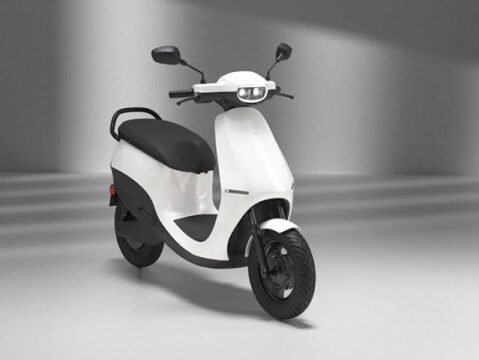OLA New Electric Scooter: ओला लाने वाला है सबसे सस्ता इलेक्ट्रिक स्कूटर, बार बार बैटरी चार्ज करने की झंझट ही खत्म