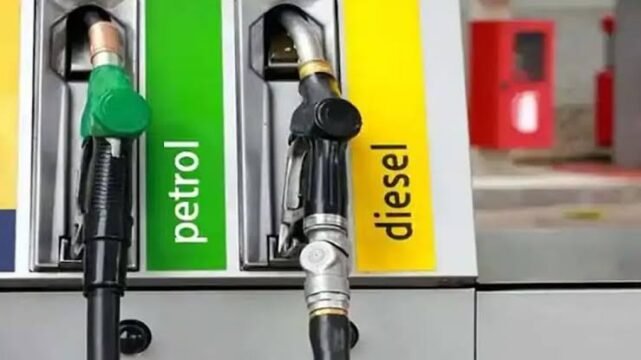 UP Petrol Diesel Price : यूपी में बढ़े पेट्रोल-डीजल के दाम, तो जम्मू कश्मीर में सस्ता हुआ तेल, जाने ताजा भाव !
