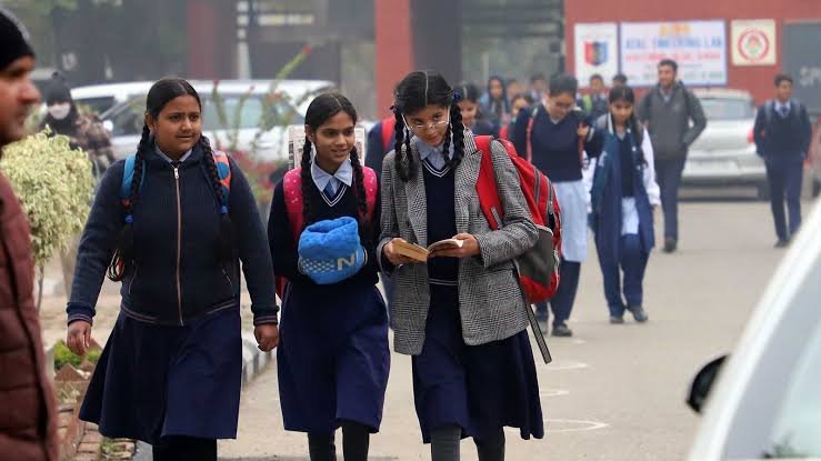 School Closed: यूपी के स्कूलों में सर्दी की छुटि्टयां बढ़ी, अब इस तारीख तक बंद रहेंगे स्कूल