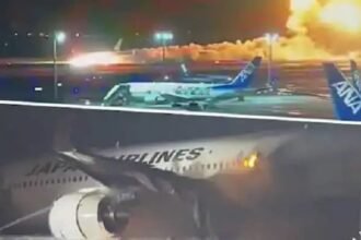 लैंडिंग करते ही आग के गोले में बदला विमान, 300 लोग थे सवार, देखें वीडियो
